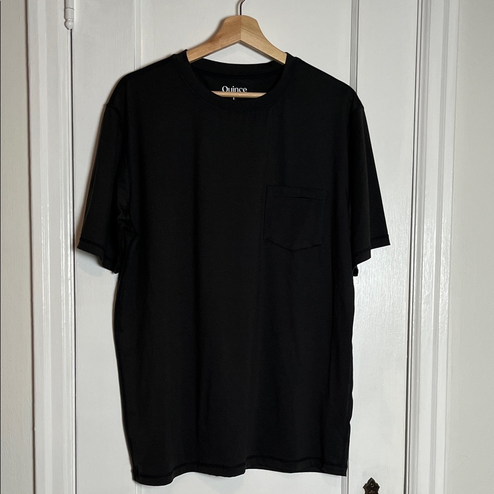 Quince Ultra-Light Performance Tee Size L NWOT